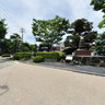 白壁土蔵群・赤瓦　琴桜記念碑